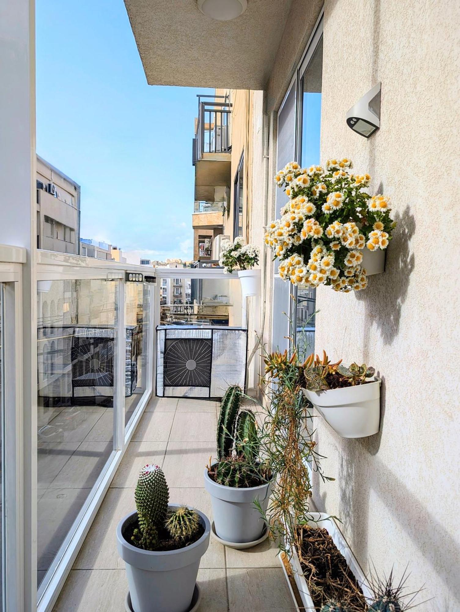 Central- Private En-Suite With Balcony In Shared Residence Pietà Extérieur photo